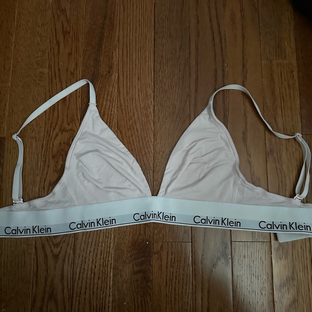 Calvin Klein Women's Cream Triangle Bralette